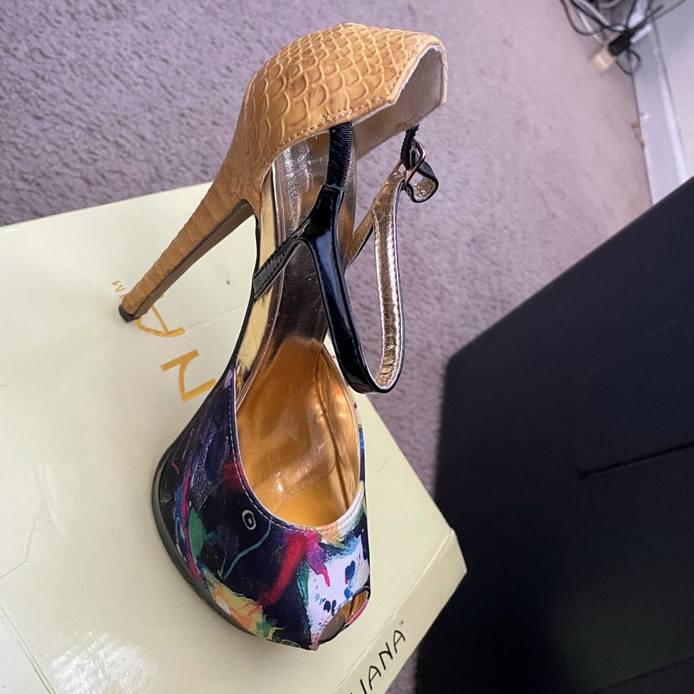 flower/yellow platform heel